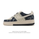 耐克 Nike Air Force 1 '07 Low 空军一号含气垫 小白鞋 低帮百搭厚底增高休闲运动板鞋。柔软、弹性十足的缓震性能和出色的中底设计，横跨复古