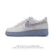 耐克 Nike Air Force 1 '07 Low 空军一号含气垫 小白鞋 低帮百搭厚底增高休闲运动板鞋。柔软、弹性十足的缓震性能和出色的中底设计，横跨复古