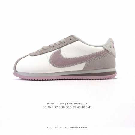 nike Classic Cortez Nylon 耐克阿甘鞋女子运动鞋。秉承元年款经典风格，糅合防水鞋面设计，令双足保持干爽舒适。防水锦纶鞋面强势抵御风雨侵袭 - 点击图像关闭