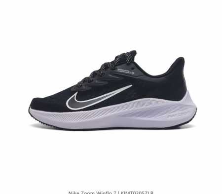 耐克 Nike Zoom Winflo 7 登月7代 跑鞋透气缓震疾速跑鞋 采用透气网眼鞋面搭配外翻式鞋口 为脚跟区域营造出色舒适度 而在鞋底部分 搭载全掌型z - 点击图像关闭