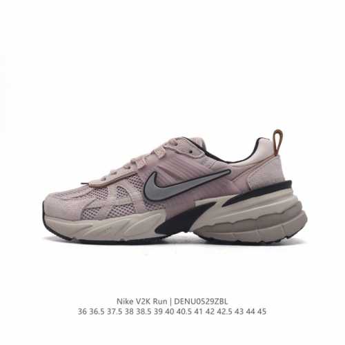 Nike 耐克 V2K Run 减震防滑 复古低帮跑步鞋 超火复古跑鞋，采用太空革组合呼吸网眼布鞋面材质，搭载正确4层组合底模，嵌入tpu加固稳定模块,双层md