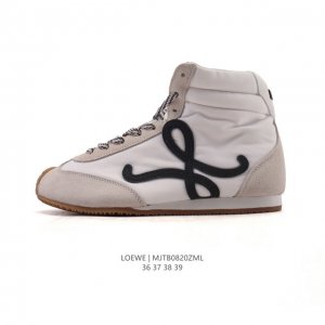 公司级 Loewe 罗意威 Ballet Runner 皮革织物拼接 简约圆头 系带 高帮 短靴 运动休闲鞋这双鞋是Loewe新发布的Ballet Runner