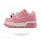 公司级 路易威登 Louis Vuitton Lv路易威登板鞋 时尚运动鞋潮厚底增高女鞋。舒适防滑底和百搭性霸屏整个时尚娱乐圈，细节调整完美主义！采用柔软皮革拼