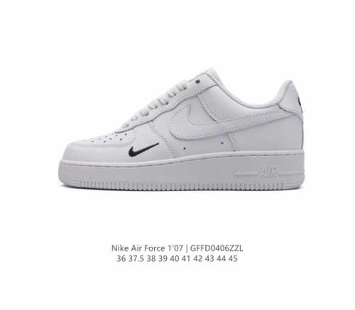 耐克 Nike Air Force 1 '07 Low 空军一号含气垫 低帮百搭厚底增高休闲运动板鞋。柔软、弹性十足的缓震性能和出色的中底设计，横跨复古与现代的