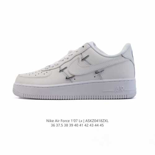 耐克 Nike Air Force 7 Low 空军一号含气垫 小白鞋 低帮百搭厚底增高休闲运动板鞋。柔软、弹性十足的缓震性能和出色的中底设计，横跨复古与现代的