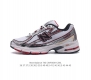 New Balance Mr740 Nb新百伦系列复古老爹风休闲运动慢跑鞋。采用轻质牛剖革拼接透气网眼衬垫织物鞋面材质 T-Beam大底提供足步弓支撑 保持步态