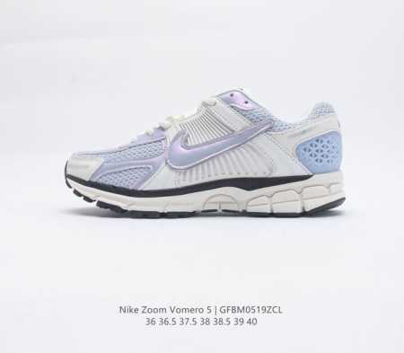 Nike 耐克夏季 ZOOM VOMERO 5 运动鞋休闲训练跑步鞋 Nike Zoom Vomero 5 女子运动鞋妥帖包覆足部 提供透气支撑效果 耐穿材料 - 点击图像关闭