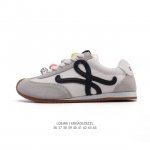 loewe 罗意威 Ballet Runner 皮革织物拼接 简约圆头 系带 低帮 运动休闲鞋这双鞋是Loewe新发布的Ballet Runner 2.0 被誉