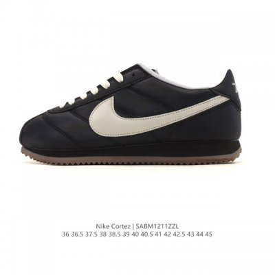 Nike Classic Cortez Nylon 耐克阿甘鞋男女子运动鞋。秉承元年款经典风格，糅合防水鞋面设计，令双足保持干爽舒适。防水锦纶鞋面强势抵御风雨侵