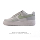 耐克 Nike Air Force 1 '07 Low 空军一号含气垫 小白鞋 低帮百搭厚底增高休闲运动板鞋。柔软、弹性十足的缓震性能和出色的中底设计，横跨复古