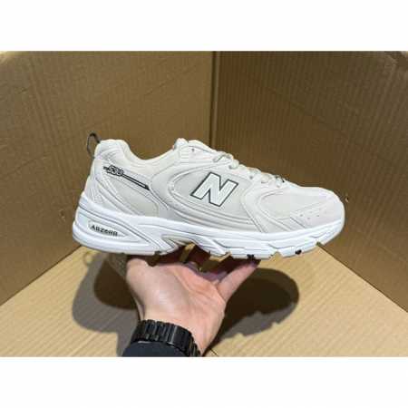 Kz神版特价new Balance Nb530 新百伦复古透气跑步鞋 抛弃过往以皮革为主的人气轮廓 以极具复古风范的跑鞋外观呈现 设计上全鞋以简约清爽的纯白色作 - 点击图像关闭