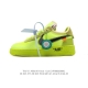 公司级 耐克nike Off-White X Air Force 1 Ow联名空军一号厚底增高运动板鞋 鞋款延续了此次联名的设计风格，鞋身内侧同样印有大面积标语