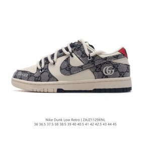 公司级 耐克 Nike Dunk Low Retro 运动鞋复古板鞋 解构绑带 双鞋带 Gucci 联名。作为 80 年代经典篮球鞋款，起初专为硬木球场打造，后
