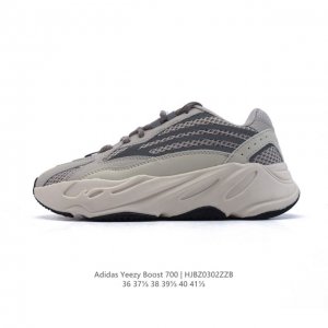 150 阿迪达斯（Adidas） Yeezy Boost 椰子 700 限量3M休闲运动跑步鞋复古厚底增高老爹鞋。鞋面由皮革和绒面革打造，部分网眼面料的使用提供