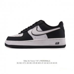 耐克 Nike Air Force 1 '07 Low 空军一号含气垫 低帮百搭厚底增高休闲运动板鞋。柔软、弹性十足的缓震性能和出色的中底设计，横跨复古与现代的