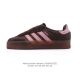 140 adidas/阿迪达斯 女款运动鞋 三叶草Samba Velentine 休闲鞋 德训鞋 复古板鞋经典运动鞋。一款阿迪达斯的Samba面包鞋，该鞋具有厚