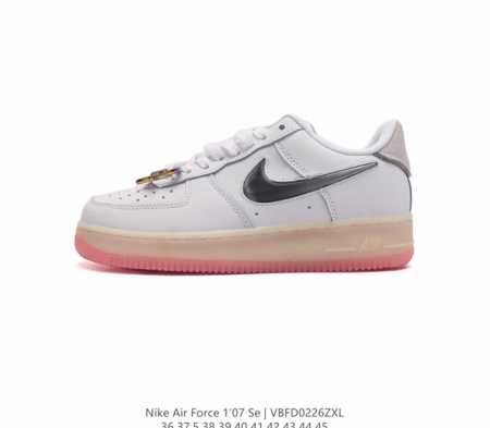 耐克 Nike Air Force 1 07 空军一号低帮百搭休闲运动板鞋 柔软 弹性十足的缓震性能和出色的中底设计 横跨复古与现代的外型结合 造就出风靡全球三 - 点击图像关闭
