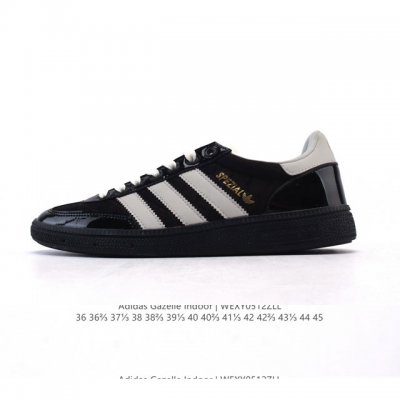 阿迪达斯 Adidas Originals Gazelle Indoor复古三叶草防滑透明橡胶板鞋经典运动鞋。这款经典鞋,忠于原版设计,缀撞色三条纹和鞋跟饰片。