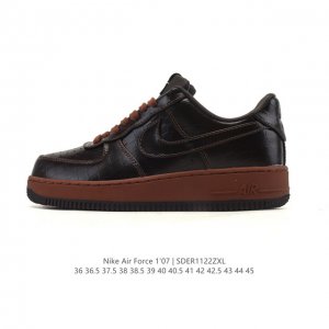 耐克 Nike Air Force 1 '07 Low 空军一号含气垫 低帮 小白鞋 百搭厚底增高休闲运动板鞋。柔软、弹性十足的缓震性能和出色的中底设计，横跨复