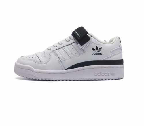 Adidas 阿迪达斯 正品三叶草 Forum Low 男女运动鞋 摩登演绎篮球风的经典鞋 英文的 Forum 是进行表达的场所 在这里 可以释放自己的热情 阐
