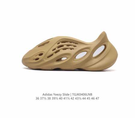 阿迪达斯ad Yeezy Foam Runner 洞洞鞋 原厂100%环保藻类3D利用材质,在未来还将会以耕地培养生产物料，来改革传统的球鞋生产模式，达到改善生 - 点击图像关闭