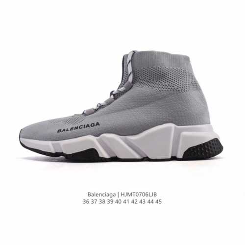 巴黎世家Balenciaga 巴黎袜子鞋 太多的词汇来形容这款鞋子了 轻便 舒适穿着方便让它备受青睐 更是各大明星们的最爱 如果说之前的袜子鞋不够运动 那么这双