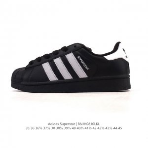 阿迪达斯 Adidas Superstar 2025年新款鞋子 蛇年新款 经典贝壳头系列 新款休闲板鞋潮流男女士运动鞋 。鞋面皮革拼接材质 标志性的贝壳鞋头，简