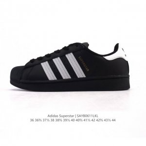 真标 阿迪达斯 Adidas Superstar 2025年新款鞋子 蛇年新款经典贝壳头系列 新款休闲板鞋潮流男女士运动鞋。鞋面柔软皮革拼接材质 标志性的贝壳鞋