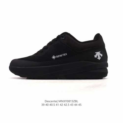 新品公司级 Descente 迪桑特Urban Outdoor系列男款Traxis运动休闲鞋夏季新品。迪桑特的Core-Tex面料，轻薄又坚固，防水透气还防风，