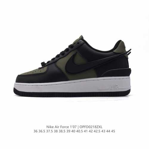 耐克 空军一号 Af1 低帮休闲板鞋 Ambush X Nk Air Force 1'07 Low Sp 空军一号联名标志性的Swoosh延伸至鞋跟之外，鞋舌和