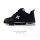 Lv Skate Sneaker 路易威登 2025年新款运动板鞋 蛇年限定 春夏秀场初次亮相，此次以粒面牛皮革焕新呈现。加垫鞋领和鞋舌援引滑板鞋设计，科技鞋带