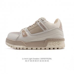 公司级 路易威登 Louis Vuitton Lv路易威登板鞋 时尚运动鞋潮厚底增高男女鞋。舒适防滑底和百搭性霸屏整个时尚娱乐圈，细节调整完美主义！采用柔软皮革