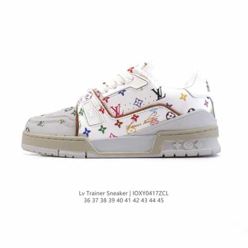 Lv Skate Sneaker 路易威登 2025年新款运动板鞋 蛇年限定 春夏秀场初次亮相，此次以粒面牛皮革焕新呈现。加垫鞋领和鞋舌援引滑板鞋设计，科技鞋带