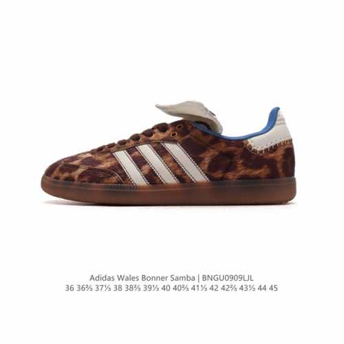 特价 阿迪达斯 德训鞋 经典复古低帮休闲运动慢跑鞋wales Bonner X Adidas 2024 全新秋冬系列联名鞋款 经典运动板鞋。该鞋超大鞋舌采用皮革