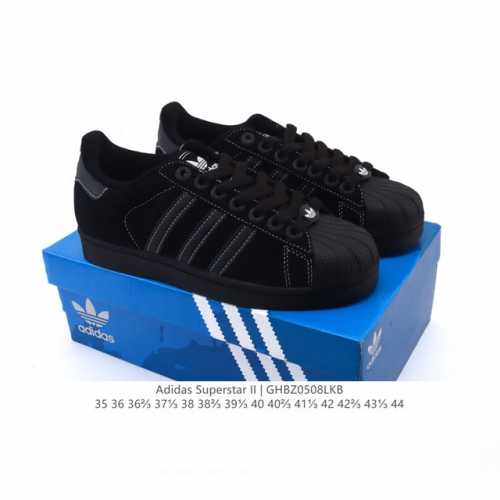 阿迪达斯 Adidas Superstar 2025年新款鞋子 蛇年新款经典贝壳头系列 新款休闲板鞋潮流男女士运动鞋 。鞋面柔软皮革拼接材质 标志性的贝壳鞋头，