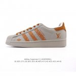 公司级 阿迪达斯 Adidas Superstar 2025年新款鞋子 路易威登联名 蛇年新款经典贝壳头系列 新款休闲板鞋潮流男女士运动鞋 。鞋面柔软皮革拼接材