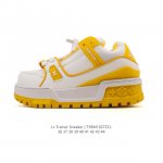 路易威登 Louis Vuitton Lv路易威登板鞋 时尚运动鞋潮厚底增高男女鞋。舒适防滑底和百搭性霸屏整个时尚娱乐圈，细节调整完美主义！采用柔软皮革拼接鞋面