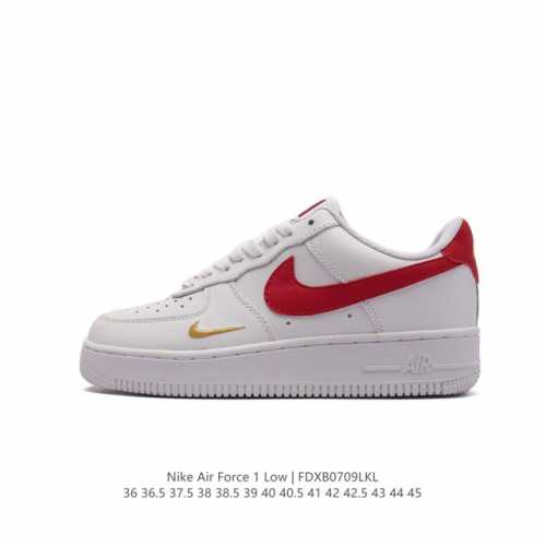 二层皮 耐克 Nike Air Force 1 '07 空军一号男女子运动鞋复古篮球鞋，巧妙结合复古美学和新潮魅力，旨在致敬 40 年来风靡世界的元年款篮球鞋。
