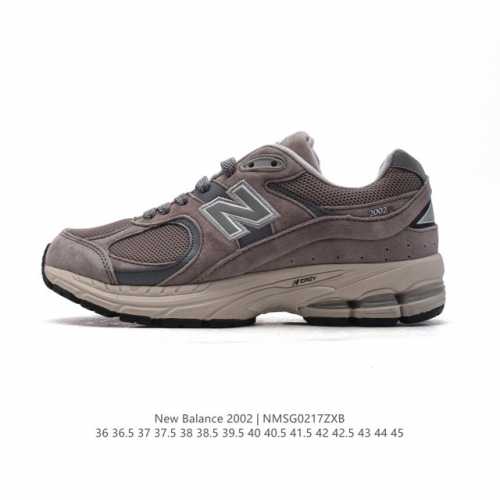真标 新百伦 New Balance 2002R 跑鞋 男女运动鞋厚底老爹鞋。沿袭了面世之初的经典科技，以 Encap 中底配以升级版 N-Ergy 缓震物料。
