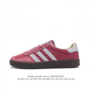 阿迪达斯 Adidas Originals Gazelle Indoor 复古三叶草防滑透明橡胶板鞋经典运动鞋。这款经典鞋,忠于原版设计,缀撞色三条纹和鞋跟饰片