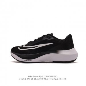 耐克 Nike Zoom Fly 5 Prm 不可战胜系列轻量飞织低帮休闲运动慢跑鞋 此鞋专为短跑运动员而生，是为 5 至 10 公里距离的赛事和训练打造。整体