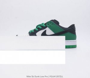 耐克 Nike Sb Dunk Low Pro 男 女滑板鞋 经典复古运动鞋 采用低帮设计，塑就经典 Dunk 风格。鞋垫后跟搭载 Zoom Air 气垫，加衬