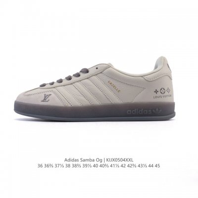 公司级 阿迪达斯 Adidas Originals Gazelle Indoor复古三叶草防滑透明橡胶板鞋经典运动鞋。这款经典鞋,忠于原版设计,缀撞色三条纹和鞋
