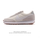 Nike 耐克 Nike Daybreak Sp破晓系列华夫复古休闲运动慢跑鞋男女子运动鞋。采用翻毛麂皮拼接牛津布面材质，其鞋面做工精细，脚感轻盈，具有良好的透