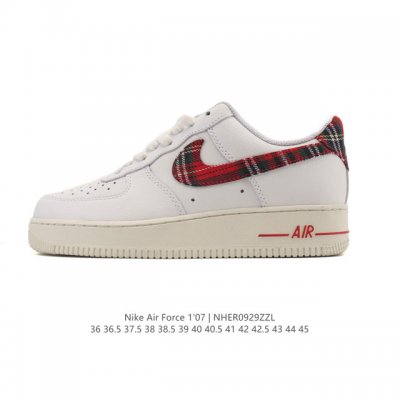 耐克 Nike Air Force 1 '07 空军一号含气垫 小白鞋 低帮百搭厚底增高休闲运动板鞋。柔软、弹性十足的缓震性能和出色的中底设计，横跨复古与现代的