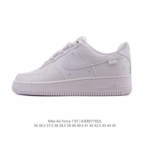 公司级 耐克 Nike Air Force 1 '07 Low 空军一号含气垫 小白鞋 低帮百搭厚底增高休闲运动板鞋。柔软、弹性十足的缓震性能和出色的中底设计，