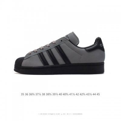 阿迪达斯 ADIDAS SUPERSTAR 三叶草经典贝壳头系列 新款休闲板鞋潮流男女士运动鞋 。鞋面柔软皮革材质 标志性的贝壳鞋头，锯齿三条纹，简约的线条。就