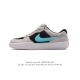 耐克Nike SB Force 58 运动滑板鞋。这是一款将前沿创新带入街头的单品，它具有硫化杯底，具有出色的耐用性和灵活性。使用柔软皮革和帆布拼接，在饰面上放