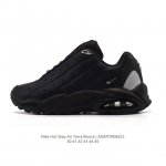 耐克 Nike Hot Step Air Terra Nocta 男士运动鞋气垫缓震篮球鞋。小金属钩细节 说唱歌手Drake携手子品牌Nocta与Nike一起推