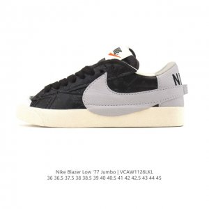 耐克 Nike Blazer Low '77 Jumbo 运动鞋，抓地板鞋，革新重塑经典街头人气鞋款，采用人气传统外观，巧搭大号耐克勾勾设计和宽大鞋带。柔软泡绵